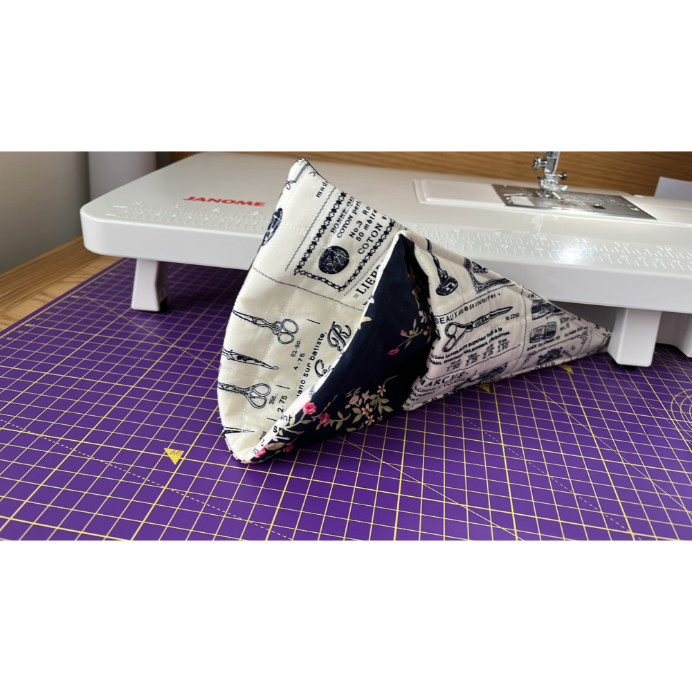 Quilted scissor case