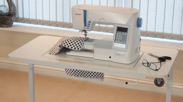 Horn Hide-Away Mk2 Table