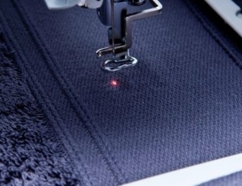 Brother FLED2 | Embroidery Foot with LED Pointer