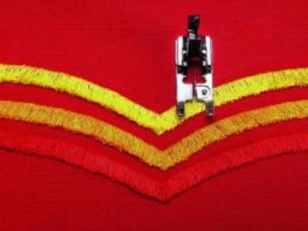 Elna 495851-20 | Fringe-Looping Foot | Category B