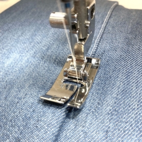 Janome 202461005 | Bi Level Foot 9mm | Category D