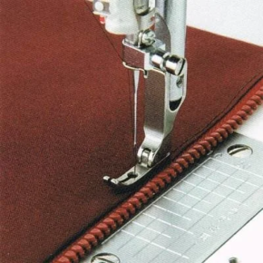 Brother F048 | Very Narrow Foot – Box Damaged