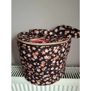 Yarn holder bag