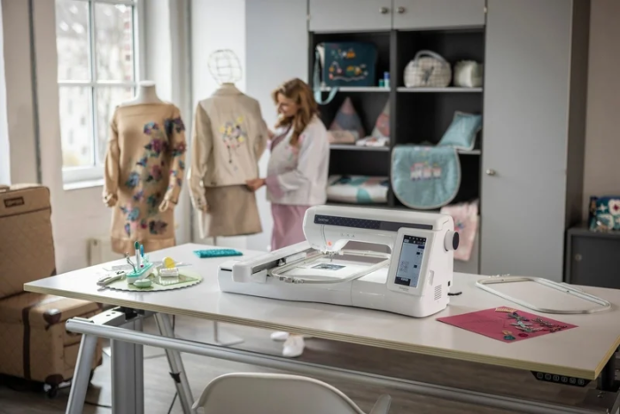 Brother Expedition Innov-Is BX1E Embroidery Machine